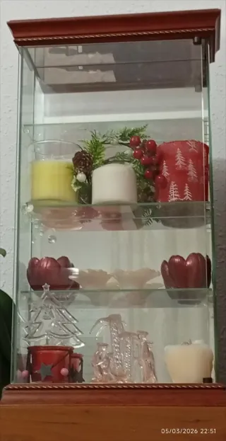 Caja de madera con bloques para niños