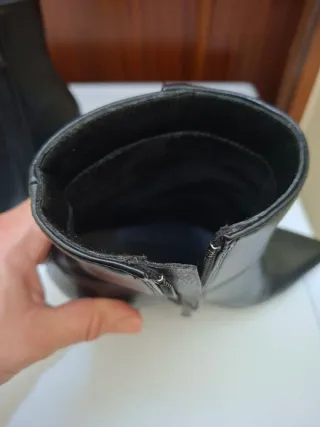 Stivaletti neri punta tacco