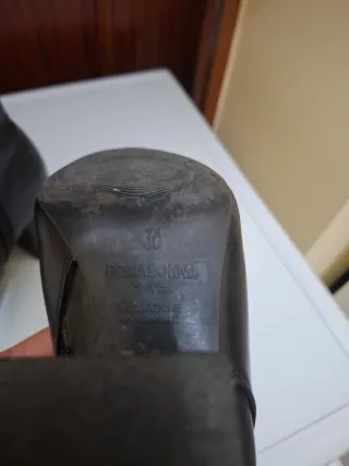 Stivaletti neri punta tacco