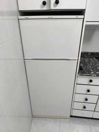 Frigorífico (nevera 6°C / congelador -25°C) FOTOS