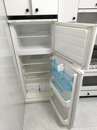 Frigorífico (nevera 6°C / congelador -25°C) FOTOS