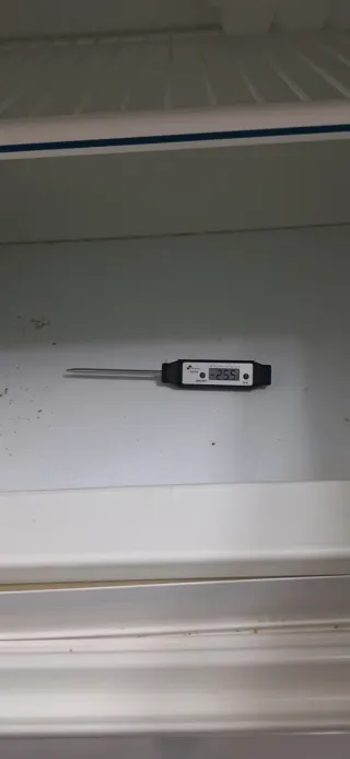 Frigorífico (nevera 6°C / congelador -25°C) FOTOS