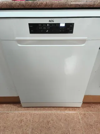 Lavavajillas AEG casi nuevo