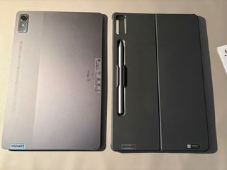 Lenovo Tab P12 con Tab Pen Plus y Teclado