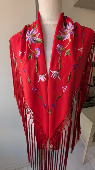 Mantoncillo bordado crespón, sin estrenar