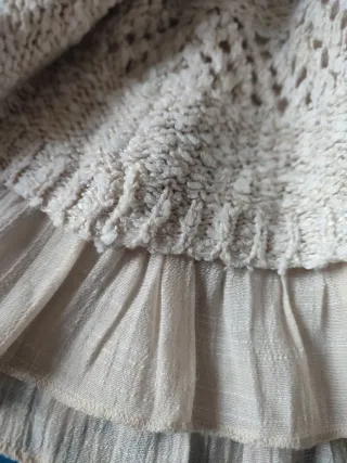 Suéter Only beige con blusa interior incorporada