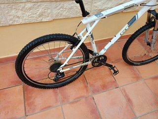 Bicicleta GT Avalanche
