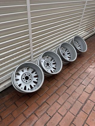 Llantas Volvo originales 16” multirradio 5x110