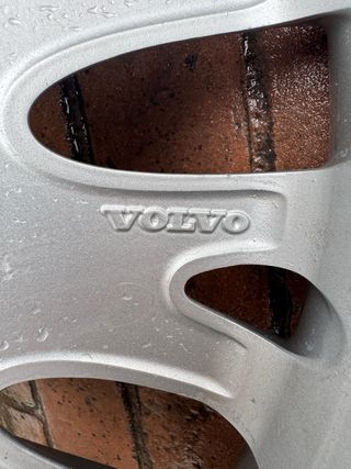 Llantas Volvo originales 16” multirradio 5x110