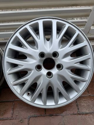 Llantas Volvo originales 16” multirradio 5x110