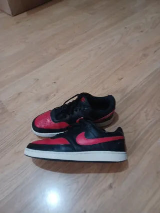 Zapatillas Nike Talla 41 Negras y Rojas