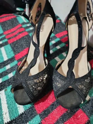 Sandalias tacón fino aguja negras