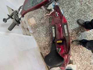 Scooter Eléctrica E-Scooter Roja