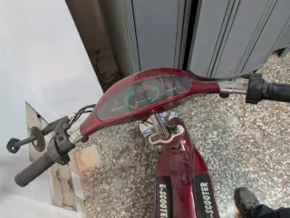 Scooter Eléctrica E-Scooter Roja