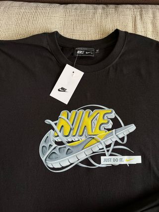 Conjunto Nike Negro Camiseta y Pantalón Corto