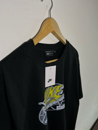 Conjunto Nike Negro Camiseta y Pantalón Corto