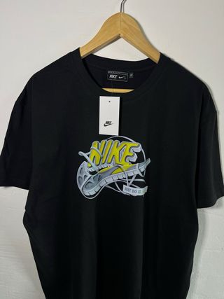 Conjunto Nike Negro Camiseta y Pantalón Corto
