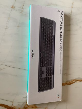 Logitech Signature Slim Solar+ K980