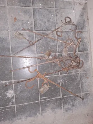 Pesas romanas antiguas de metal