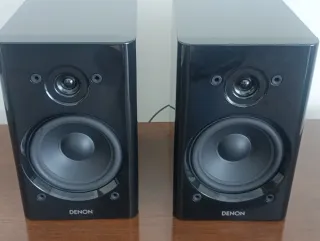 Denon N8 con altavoces