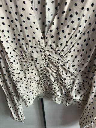 Blusa Stradivarius Lunares Talla M