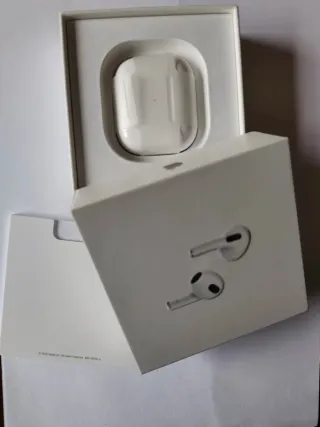 Airpods 3ª Gen Blancos con fundas