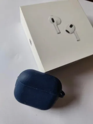 Airpods 3ª Gen Blancos con fundas