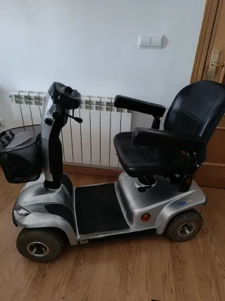 Scooter eléctrico Invacare movilidad reducida