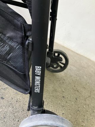 Silla de paseo baby monsters Kuki negra