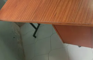 Mesa escritorio de oficina madera y metal