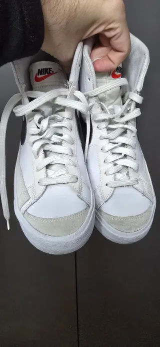 Zapatillas Nike Blazer Mid 77 Blancas y Negras