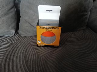 Luz de emergencia V16 (no sustituye)