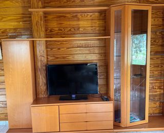 Mueble TV y vitrina madera Precio lote