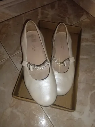 Zapatos de comunión beise SOLO BIZUM