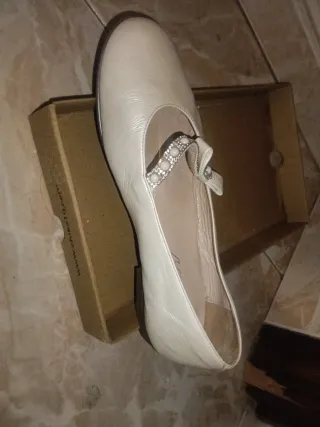 Zapatos de comunión beise SOLO BIZUM
