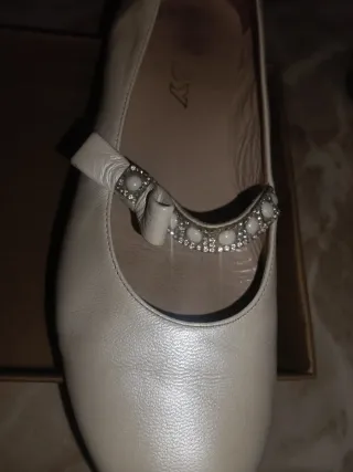Zapatos de comunión beise SOLO BIZUM