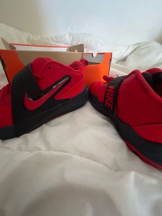 Zapatos Nike Rojos y Negros Talla 40