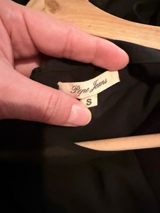 Vestido largo negro con abertura