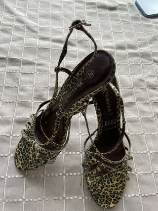 Sandalias Yessica Talla 38 Animal Print