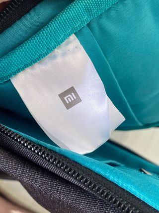 Mochila Xiaomi Mi City Sling Bag gris oscuro