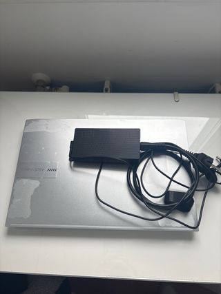 Ordenador ASUS Plata