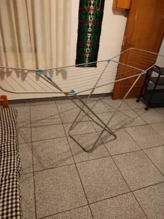 Asta asciugabiancheria pieghevole in metallo e plastica