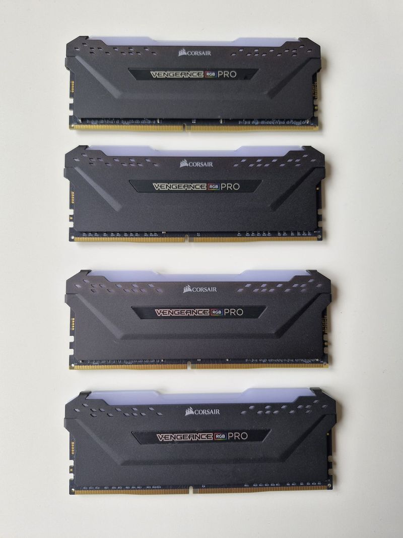4 trajetas RAM de 16g Corsair Vengeance RGB Pro D afbeelding 4