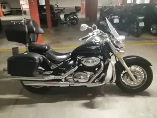 Moto Suzuki Intruder C800 Negra,siempre en garaje