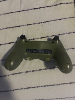 PS4 (PlayStation 4) con 2 controller