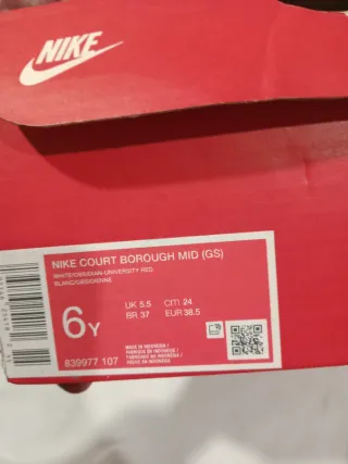 Zapatillas Nike Blancas y Negras