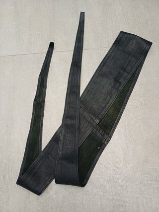 Cintura similpelle senza fibbia