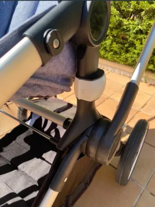 Carrozza Bugaboo Fox 2 con ovetto+seggiolino quasi nuova