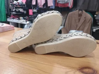 Sandalias cuña plateadas Parronet talla 37