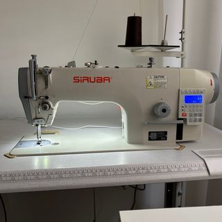 Máquina de coser industrial SIRUBA